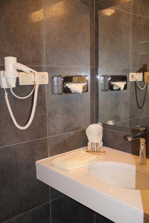 Hotel La Roseraie Wemmel الغرفة الصورة