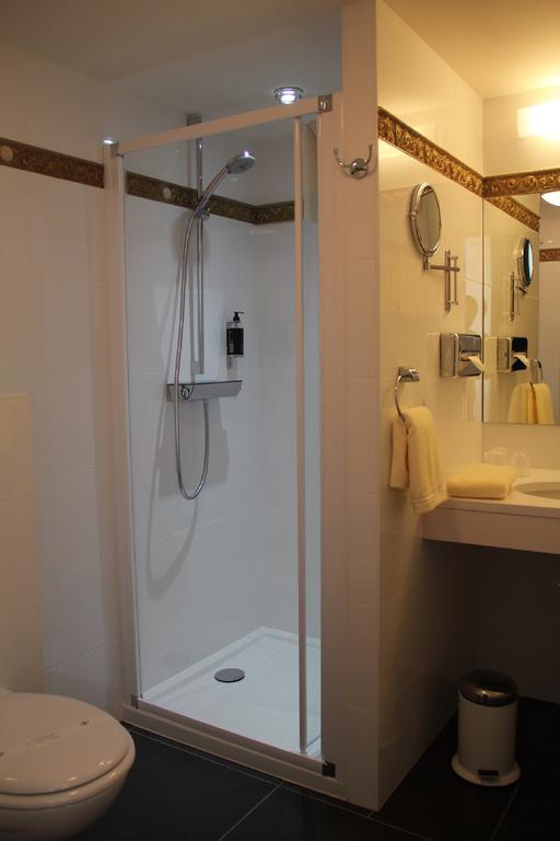 Hotel La Roseraie Wemmel الغرفة الصورة